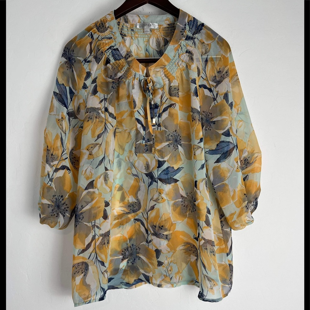 DownEast Top Size Large yellow floral spring casual blouse